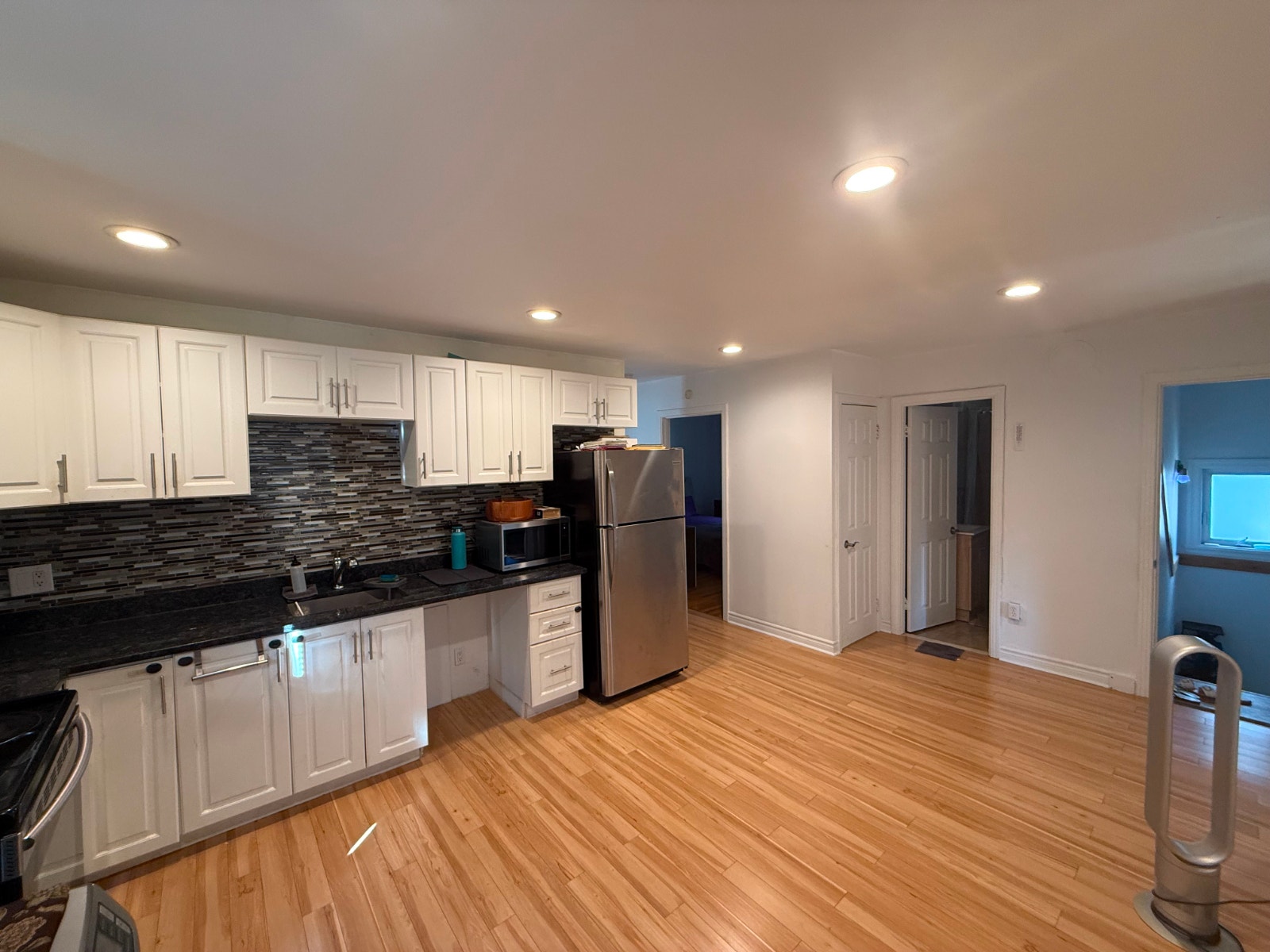 À LOUER – Haut de duplex 5 ½ semi-meublé – 5 mim REM ROXBORO — photo 3