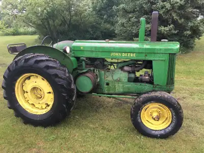 1951 John Deere model AR starts and runs good. Has new oil all around . New battery and gauges. Rebu...