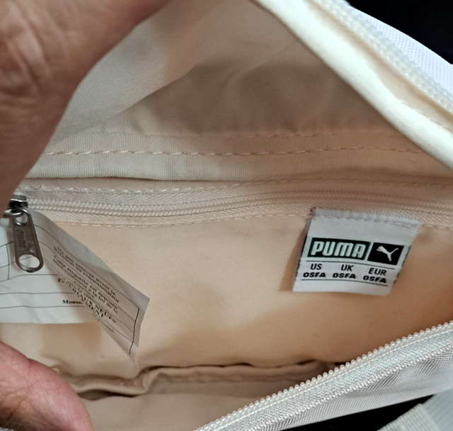 Puma Waist Logo Crossbody Waist Belt Bag Like New in Bags & Luggage in City of Toronto - Image 4