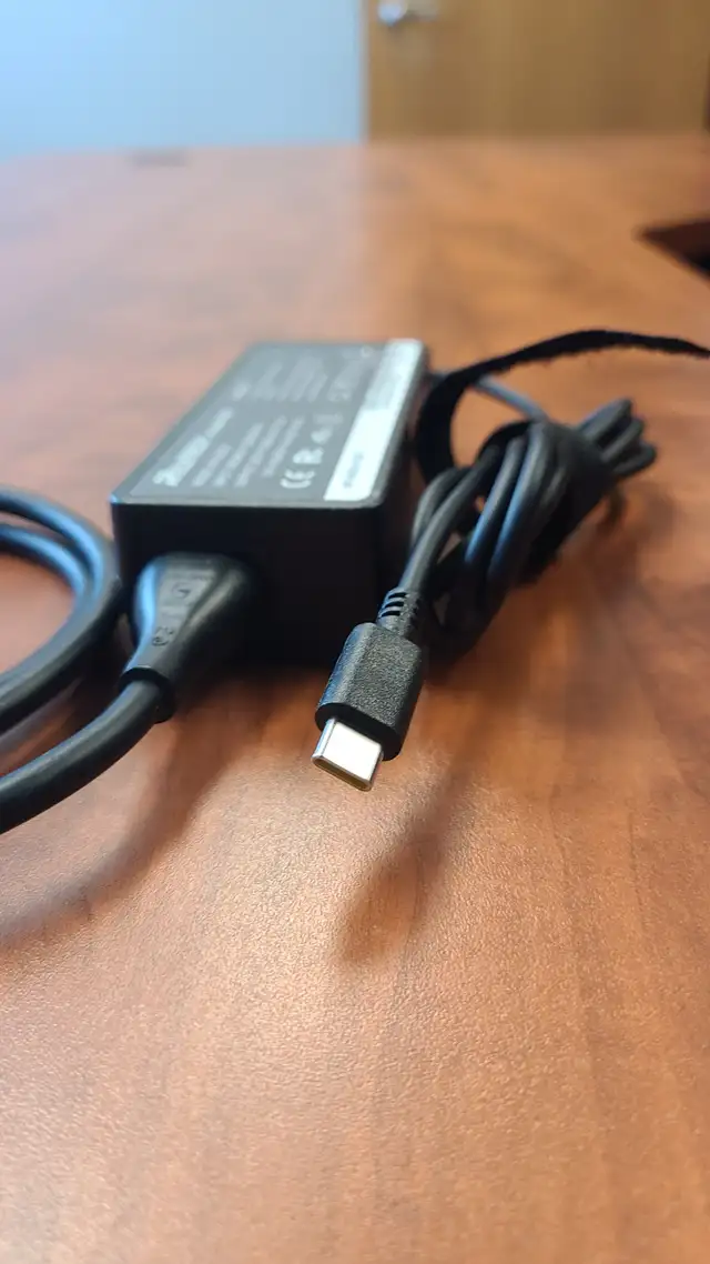 Universal USB-C Laptop Power Adapter Charger 65W in Laptop Accessories in Markham / York Region - Image 4