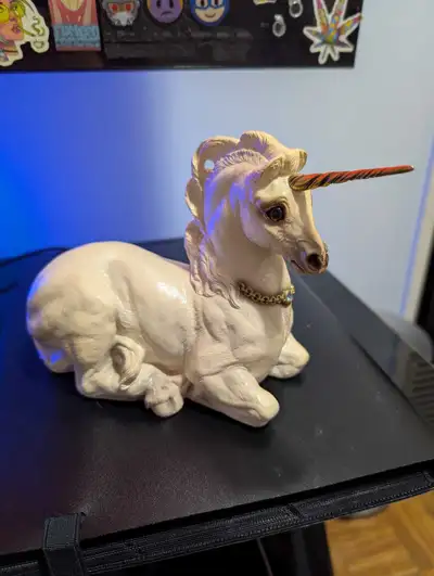 Behold this enchanting Windstone Editions Unicorn figurine, crafted in 1990 by Pena! This majestic c...