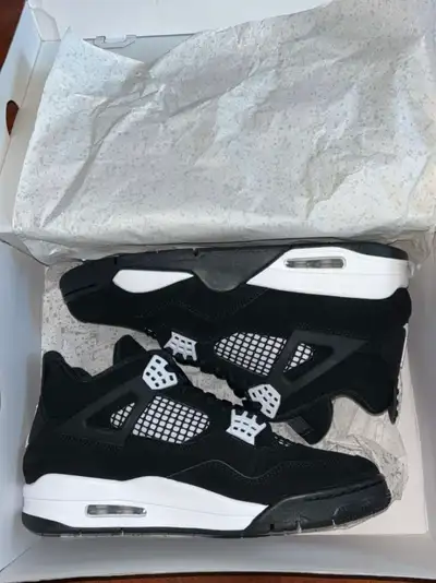Brand new never worn size 9.5