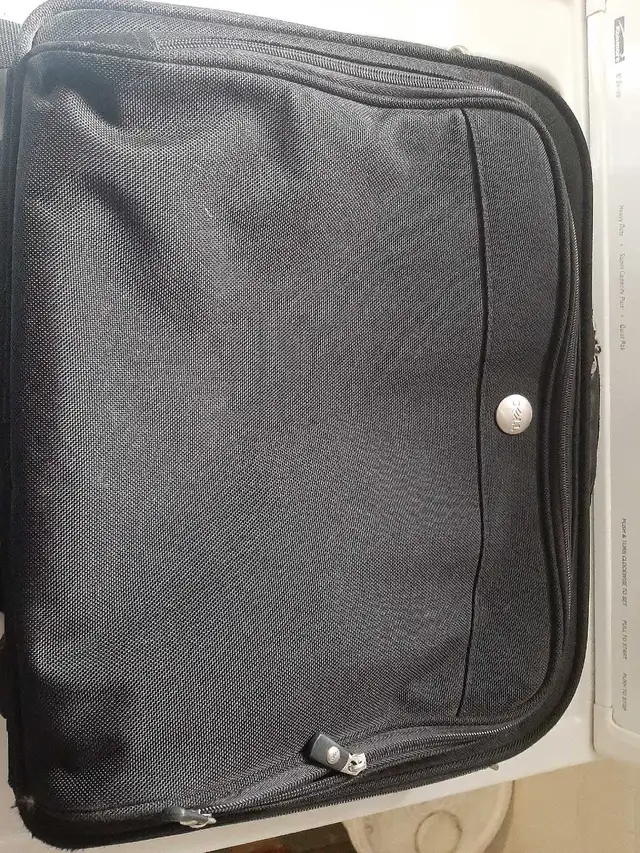 Sac pour ordinateur portable Dell in Bags & Luggage in Longueuil / South Shore - Image 2