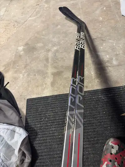 2 Bauer Vapor Hyperlite, View more