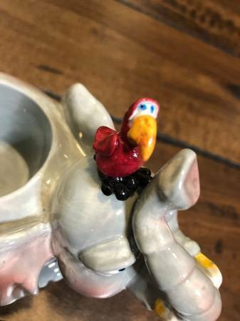 Rare Vintage Disney Aladdin Candle Holder Elephant And Parrot in Arts & Collectibles in Burnaby/New Westminster - Image 2