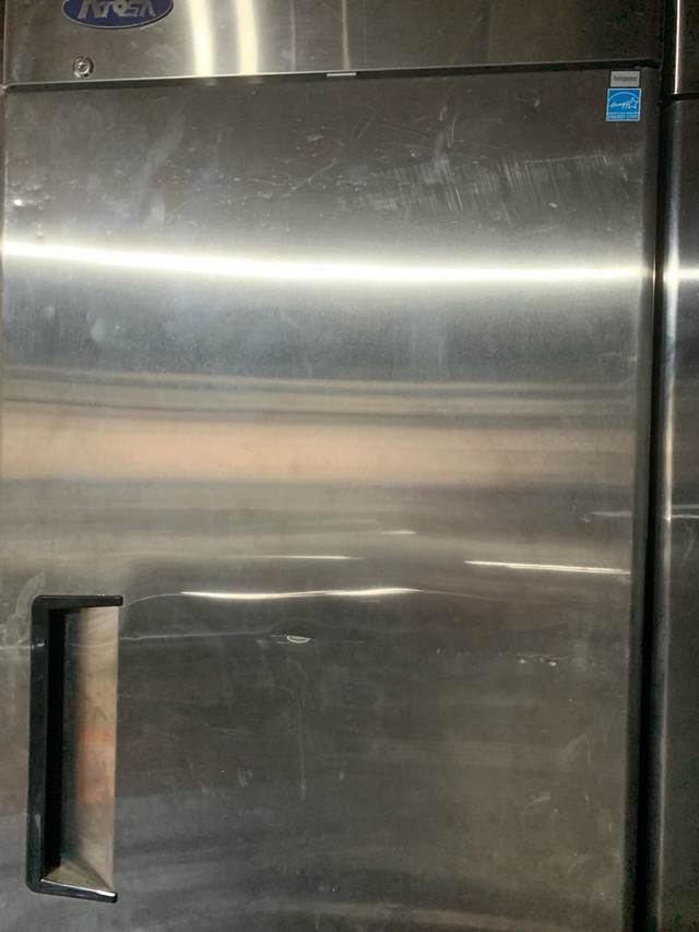 EFI 27" Single Door Reach In Freezer F1- 27VC in Industrial Kitchen Supplies in Edmonton - Image 3