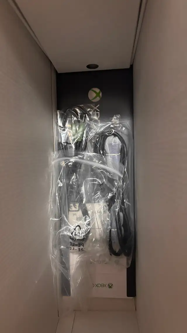Xbox One X 1TB Battlefield Special Edition / Gold Rush – Excelle in XBOX One in Kingston - Image 8