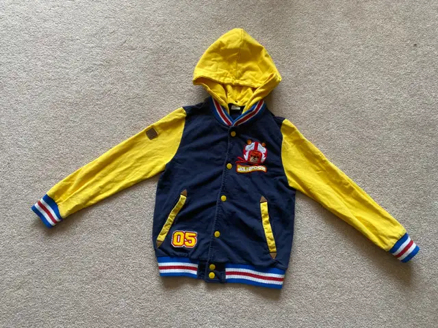 Selling stylish kids jacket - 8-10T size in Kids & Youth in St. Albert - Image 3