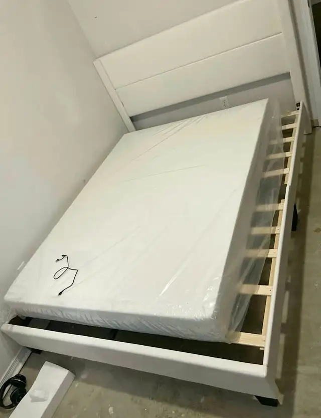 Lit queen size | Lit double | Lit king size à vendre in Beds & Mattresses in City of Montréal - Image 3