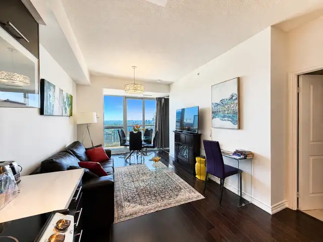 Furnished Toronto Condo Near SickKids & TGH