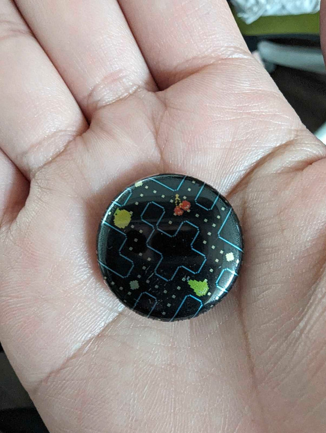 Pacman Pin in Arts & Collectibles in City of Toronto