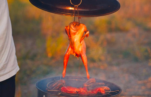 Smokey cooker( barbecue grill) in BBQs & Outdoor Cooking in Saskatoon - Image 3