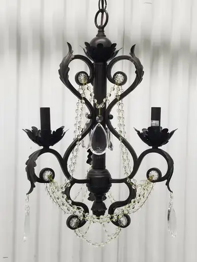 Elegant 3-Light Crystal Chandelier – BRAND NEW and UNUSED!!, View more