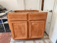 Armoire de bois.Wooden  kitchen cabinet