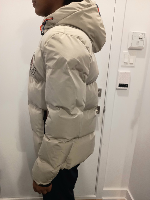 XXL Moncler Jacket Beige (replica) dans Hommes  à Ville de Montréal - Image 4