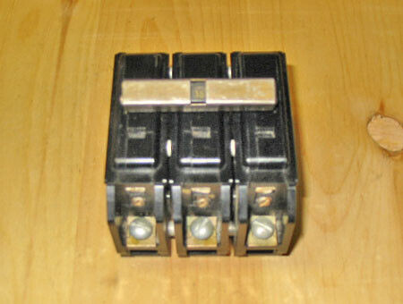 TAYLOR ELECTRIC 15 AMP, 3 POLE, 240 VOLT CIRCUIT BREAKER ~ RARE! in Other Business & Industrial in City of Toronto - Image 2