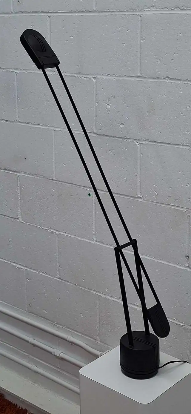 Vintage italian halogen lamp (table lamp) from the 80s in Indoor Lighting & Fans in Ottawa - Image 3