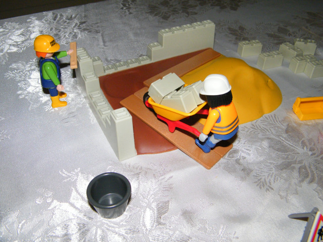 Playmobil solage en construction dans Jouets et jeux  à Laval/Rive Nord - Image 2
