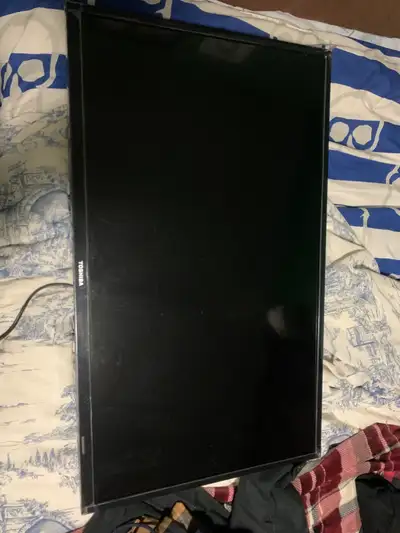 Toshiba 32" 1080p LED TV + Wall Mount – $70 OBO, View more