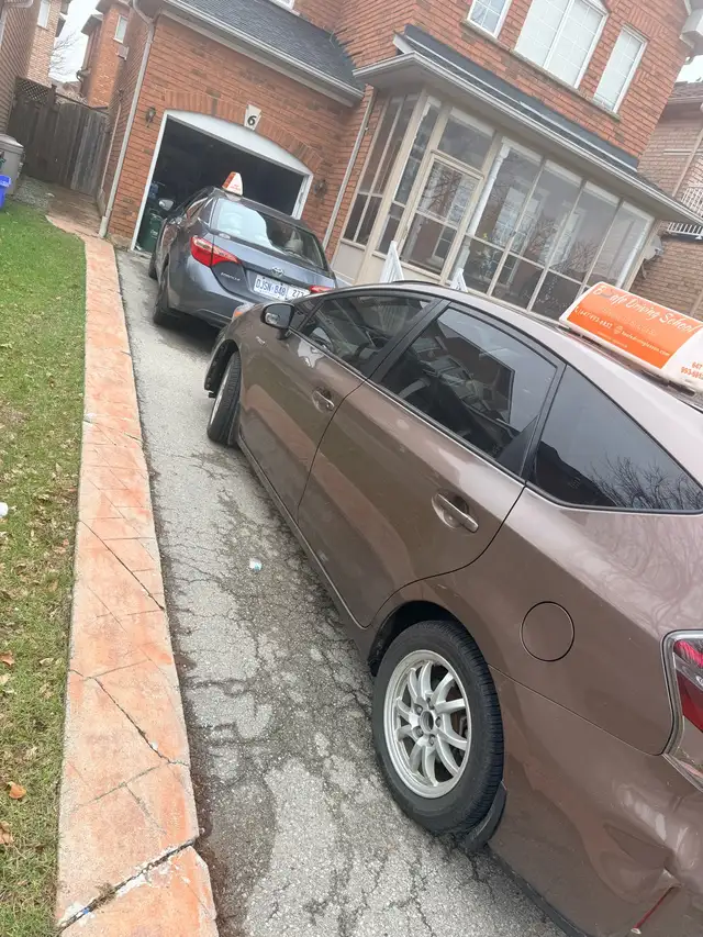 Female Driving Instructor 470038828297103361