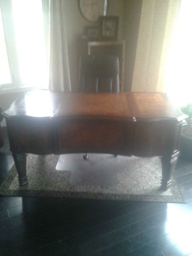 Executive 4 drawer desk in Other in Sault Ste. Marie - Image 2
