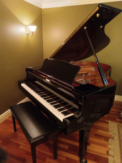 Yamaha C 2 Conservatory Series Grand Piano