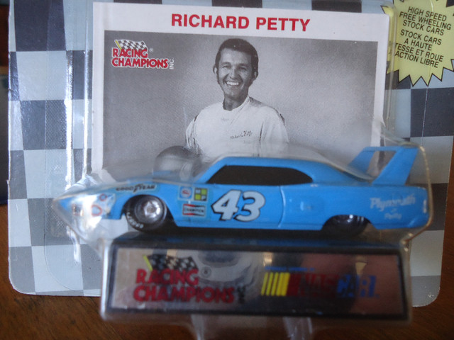 1991 Superbird Richard Petty Nascar Racing Champions MOC No 43 in Arts & Collectibles in Lévis