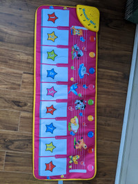 Musical mat with animal sounds