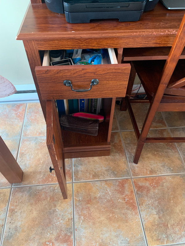 Bureau de travail et chaise pour 30$ dans Bureaux  à Ville de Québec - Image 3