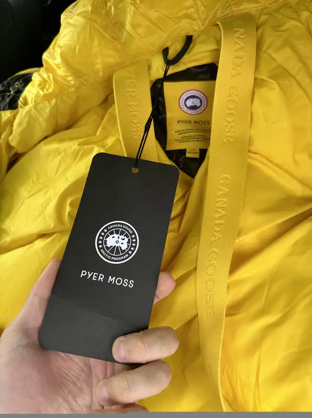 Canada goose coat in Men's in Edmonton - Image 7