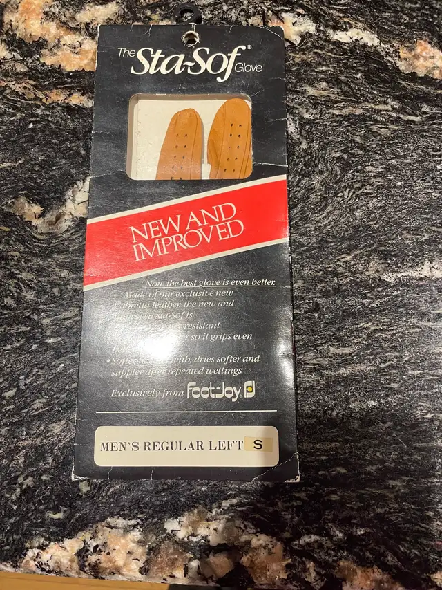 Men’s golf glove Regular Left Small in Golf in Barrie - Image 2