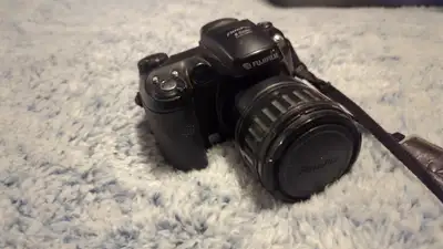 Great condition comes with xd card and batteries