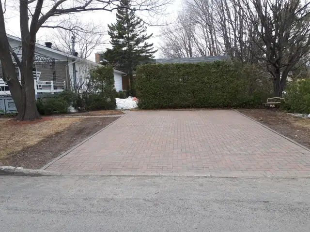 stationnement extérieur à louer