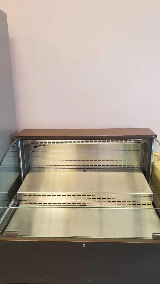 Display fridge-refrigerated grab-and-go 