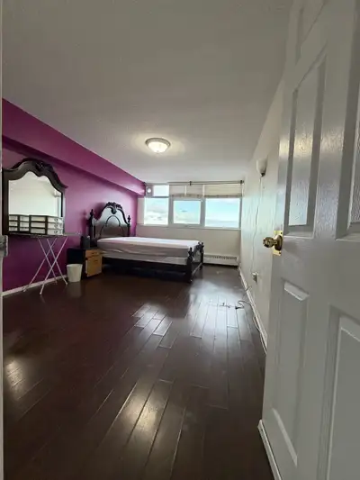 Female only, Finch and Warden intersection condominium. Private huge furnished room with walk in clo...