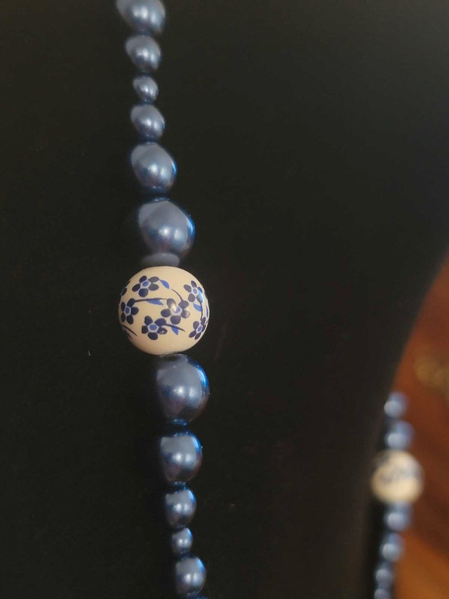 Blue China Bead Necklace  in Jewellery & Watches in Brandon - Image 2
