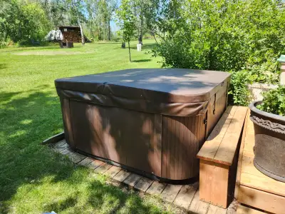 Coast Spas 6 Man Hot tub, View more