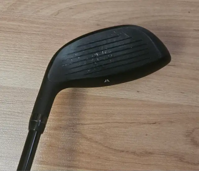 Wilson Staff 6 Hybrid.  Senior flex. in Golf in City of Toronto - Image 3