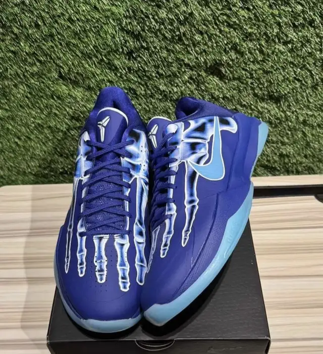 Nike Kobe 5 Protro X-Ray in Men's Shoes in Mississauga / Peel Region - Image 2