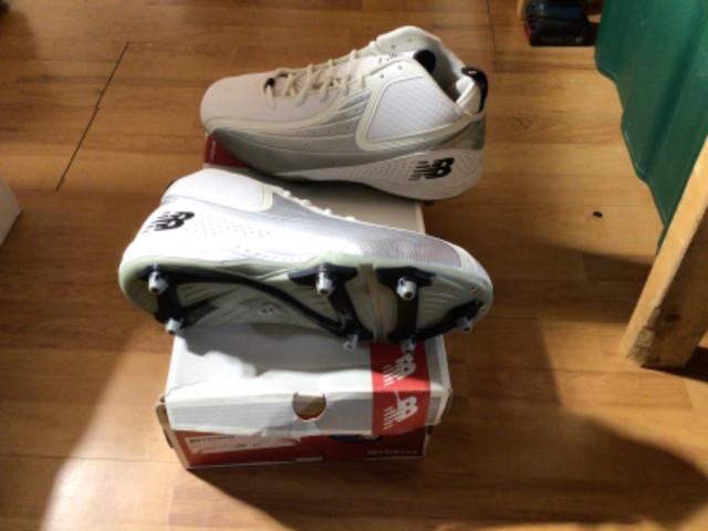 Soulier de football New balance (neuf) dans Football  à Laval/Rive Nord