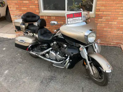 09 YAMAHA VENTURE ROYAL S 1300 cc 5 SPEED SHAFT DRIVE 42000 KM BIKE COVER SEXY 2 TONE PAINT NEW TIRE...