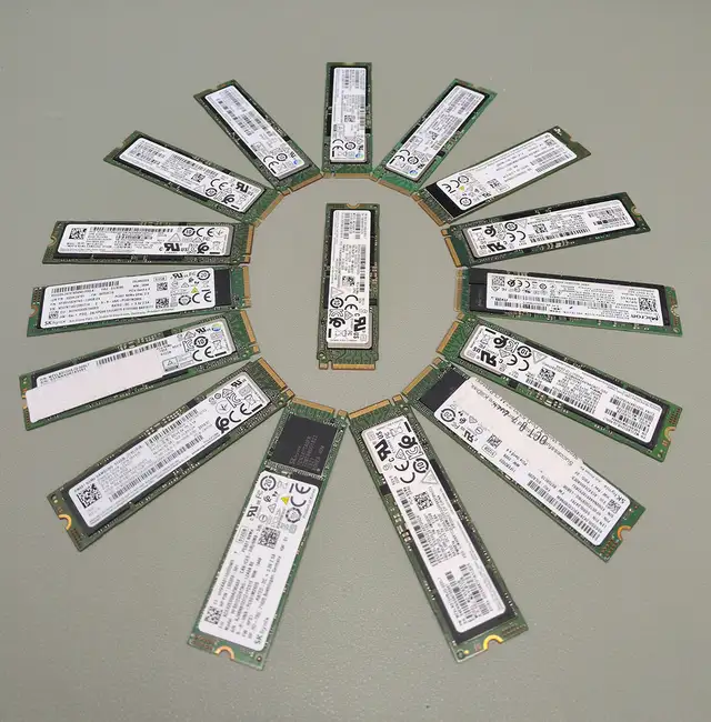 Disque NVMe 512Go PCIe Gen 3x4 M.2 2280 / Samsung / Western D... in System Components in Lévis - Image 2