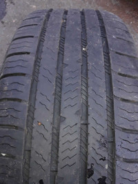 One 225 60 18 All Season tire