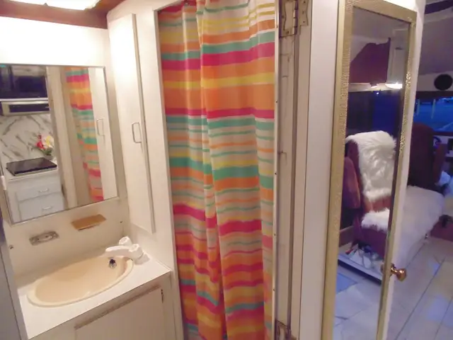 BETTER THAN CLASS B PLEASURE WAY, ROADTREK, CAMPER VAN RV, RARE! in RVs & Motorhomes in Kelowna - Image 17