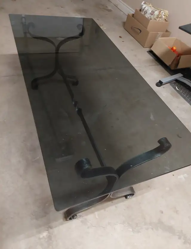 COFFEE TABLE WROUGHT IRON AND SMOKED GLASS63838169115777120