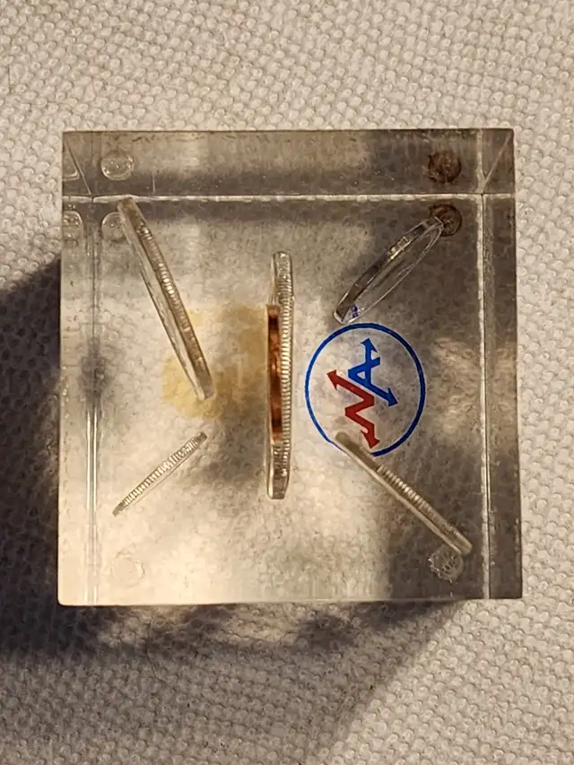 1967 Canadian Coin Set In Lucite Paperweight in Arts & Collectibles in City of Toronto - Image 6