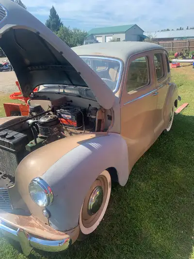 Je vends une Austin A40 classique, un projet parfait pour les passionnés d'automobiles anciennes. Ce...