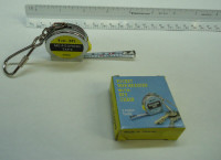 New Mini Measuring Tape / Ruban à mesurer miniature neuf