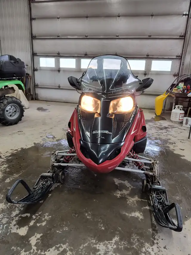 MOTONEIGE ARTIC CAT TZ1 LXR GRAND TOURING 4 TEMPS in Snowmobiles in Trois-Rivières - Image 3