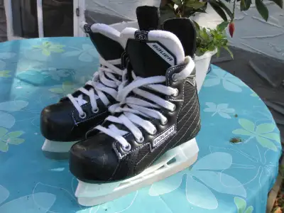 Youth BAUER NEXUS 55 Ice Hockey Skates Size 13 VGC, View more
